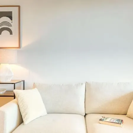Peaceful Getaway In Apartament Ostenda